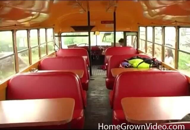 Homegrown Anal Sex: Pomáhám mu s více, než jen jeho autobus