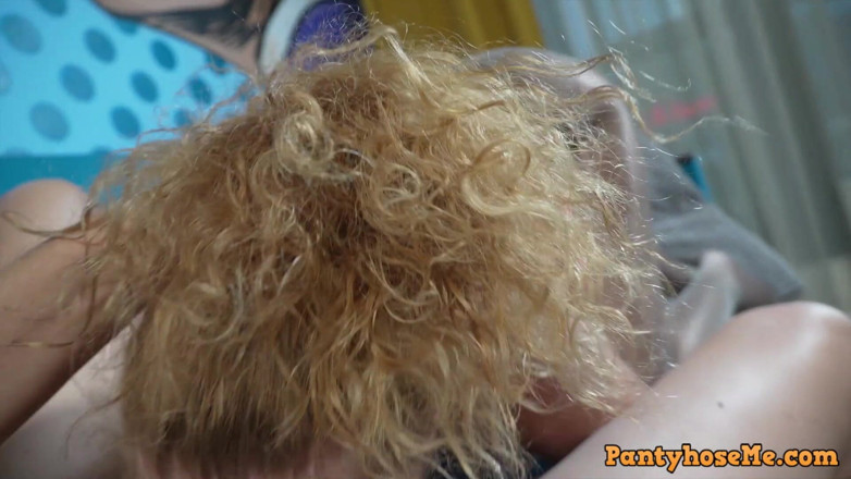 Pantyhose me porn videos: Cock Hungry Mature Marta Giving Me Head After Shoot