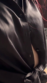 Sexo con vecinos cuando se viste sola en casa