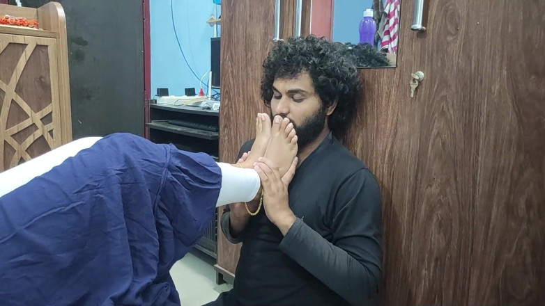 Vaigavarun45: Blinfdfolded Wife Share Surprize Wedding Anniversary Gift From Husband with...