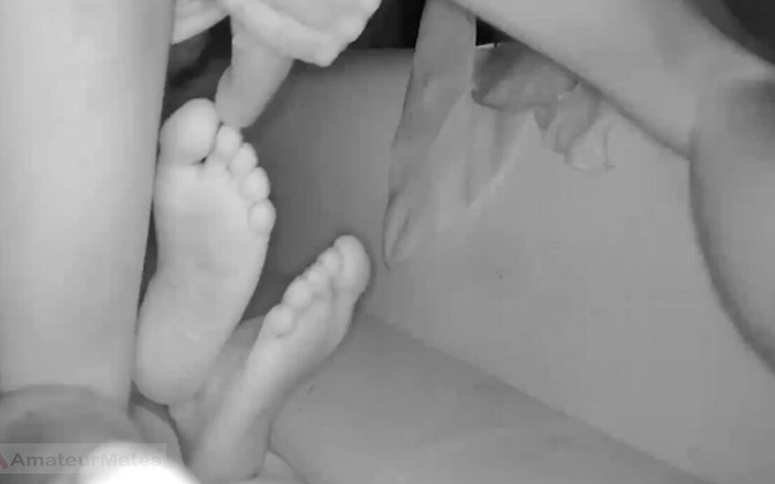 AmateurMates: Tôn thờ chân - con trai riêng hứng tình quyến rũ...