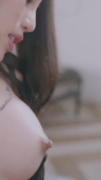 Rondborstige Taiwan-babe rauw geneukt en gecreampied
