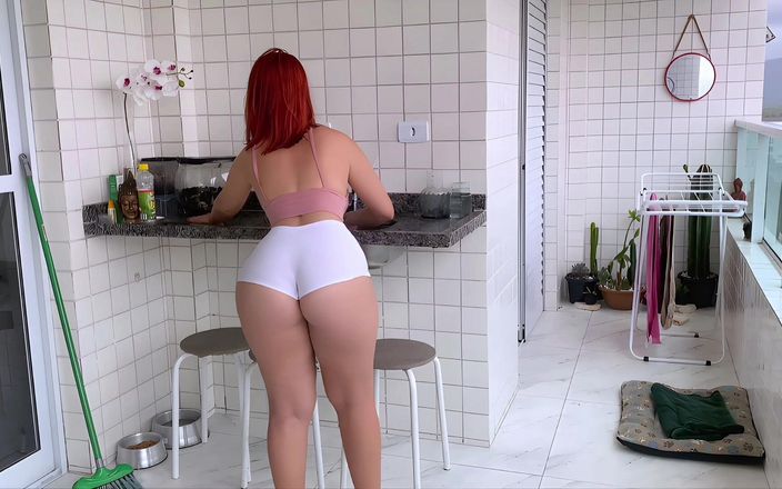 Curious Electra: The Waitress Has a Big Ass and Wears White Shorts