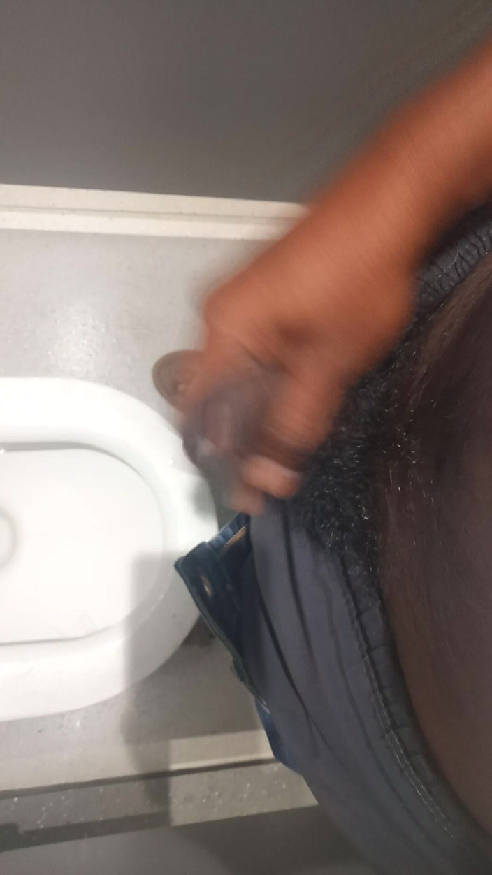 KUMBHA MANOJ KUMAR: Asistenta mea mână foarte sensibilă și se simte fericită să facă...