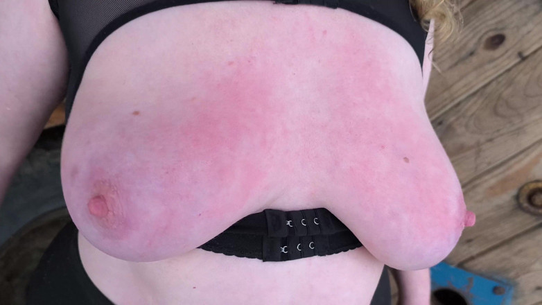 Bouncy Tits Action: Naked Tit Slapping in the Snow