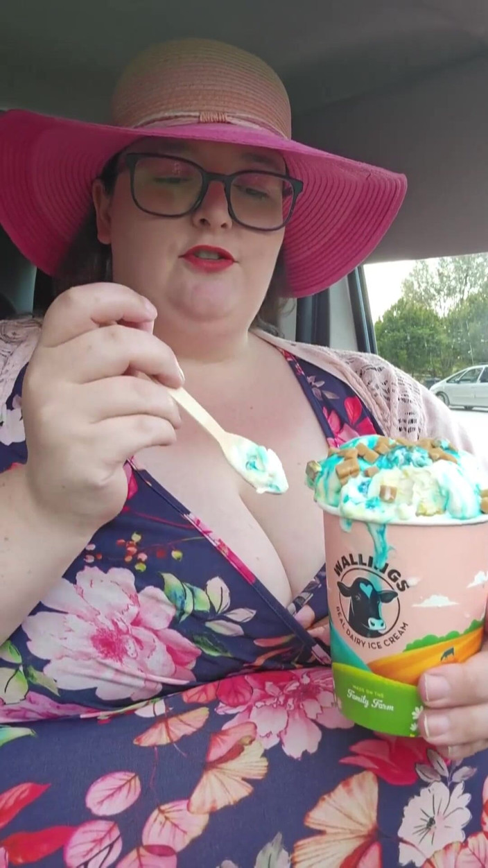 SSBBWLadyBrads: Snězme zmrzlinu