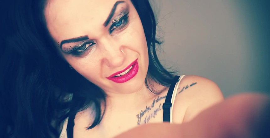 Goddess Misha Goldy: Moje nečistá rtěnka pro nás oba!