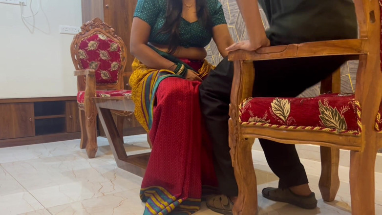 Besharam Jodi: Desi Indian Saree Fucked by Her Besharam Younger Stepbrother