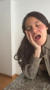 Une Lesbienne Me Domine Avant Que J’aille Travailler