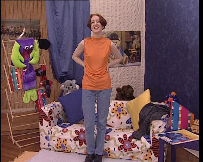 YOUR FIRST PORN: Sonja Spielt mit Ihre Fotze - Sonja joue avec sa chatte