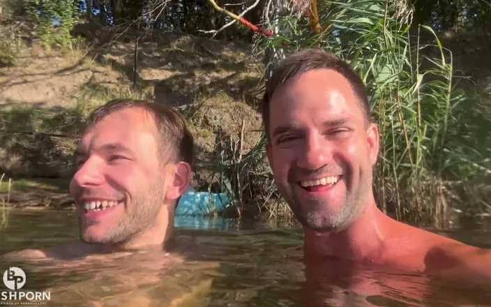 bleshporn: Tim Blesh Fucks Jerome Bareback Outdoor