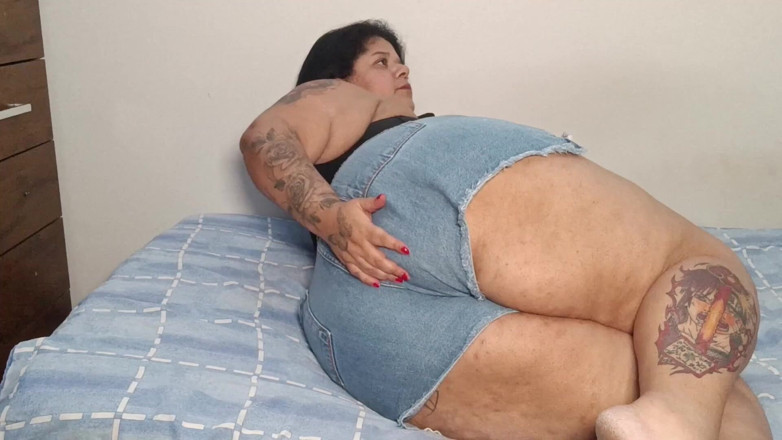 Mary Jhuana: Fart in Denim Shorts