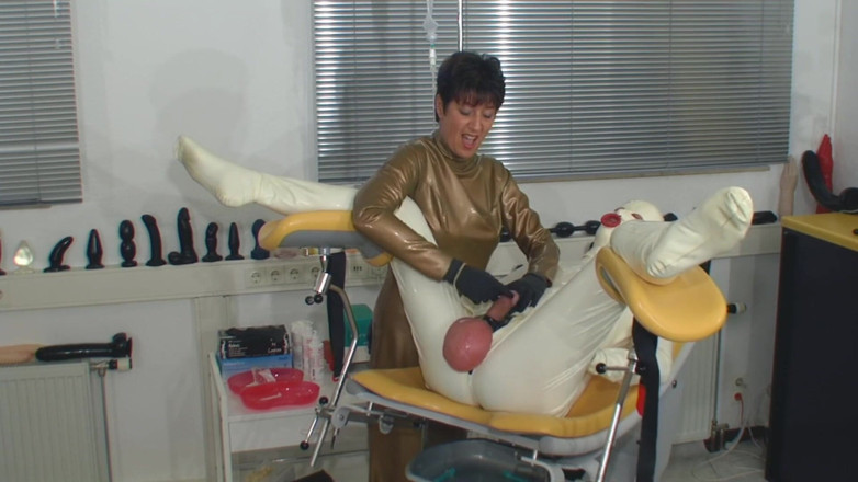 Rubber & Clinic Studio - 1ATOYS: CBT - Kochsalzlösung-kugelfüllung