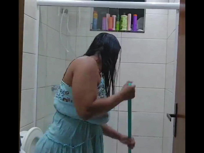 Poppa's Sweet Summer Butter Ball: パパが見張り中にバスルームを掃除させた