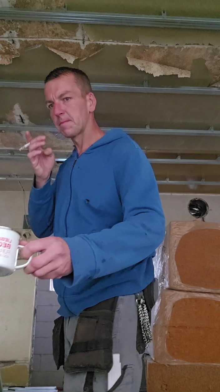 Chris_snoopy_91: ディルドでゲットして隣に仕事をしている人がいる