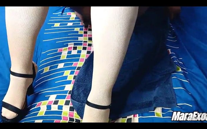 Mara Exotic: MILF em salto alto e meias hitachi masturbação | Vídeo completo -...