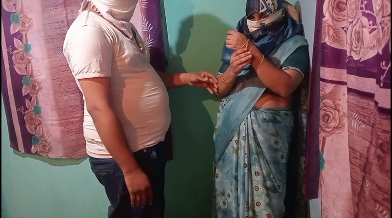 Gulaab: Špinavé řeči s Bhabhi Ji na požádání