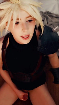 Carnal Fantasy: Cloud Cosplayer blir kåt