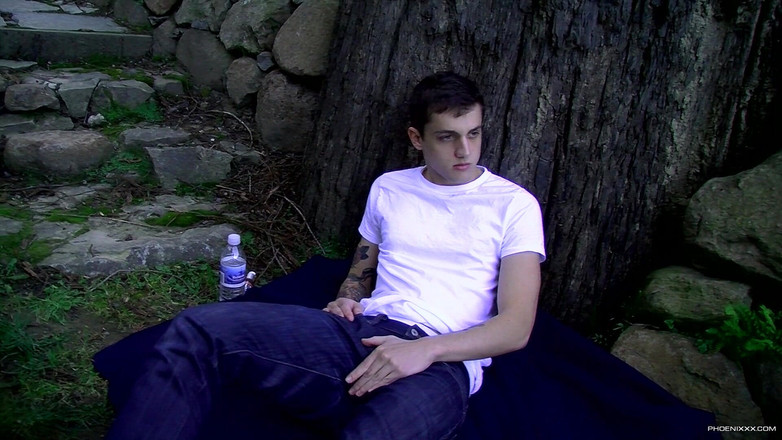 Phoenixxx: Дрочит в лесу с Крисом