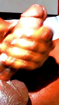 Ik kan niet geloven dat hij dit gedaan heeft. Grote zwarte homo grote lul amateur grote zwarte lul spermalading deel 2