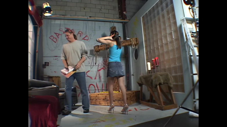 Pornobello: 萨米·克鲁兹 （sammy Cruz） 用一根大鸡巴狠狠地撞击着他的小屁股