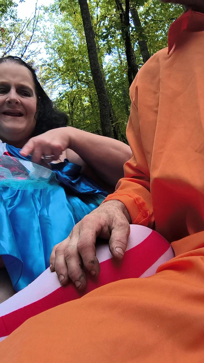 HerculesnVENUS: Scène d’évasion dans la nature, actrice coquine, essayant d’entrer dans...