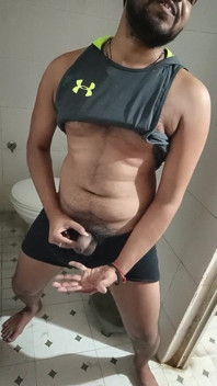 Dopo che mi sono scopato in un modo molto bello ho pisciato in un modo molto arrapata che sicuramente ti piace