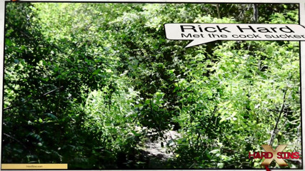 Hardsins: Leena Ray manhandle Rick Hard dans la forêt