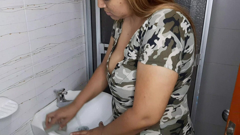 Samara and Javier: Follando a Mi Hermanastra En El Baño