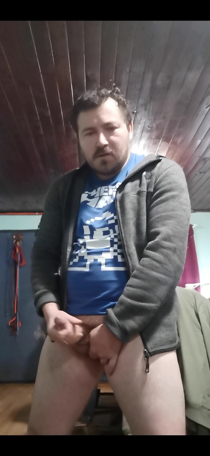 Rokkuman: Masturbation zu hause