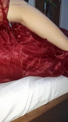 Naomisinka: Masturbace mrdka v lesklých červených X'mas šatech