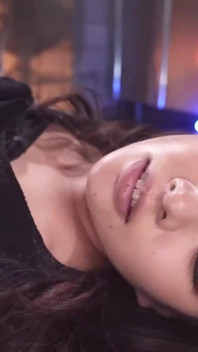 Kaho imai - संयमित, उसकी चूत दालें बेकाबू होकर