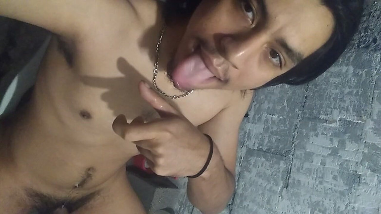 AlexAlejandro13: 在我家裸体