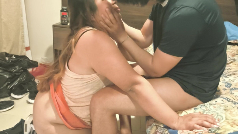 Moo DBOXXX: 내가 페이스 북에서 만난 미혼모와 다시, 그녀는 우유의 그녀의 매일 복용량을 원한다