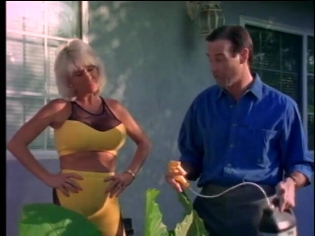 Old Good Porn: Maravillosa puta rubia disfruta chupando polla y gargantas, toneladas de...