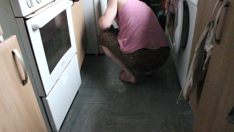 Lilly Disgrace: Sopar golvet