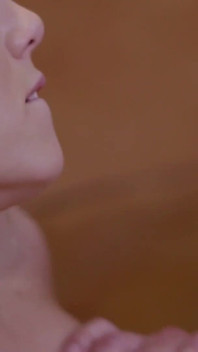 La Rubia Checa Christen Courtney Ama El Sexo De Yoga Caliente