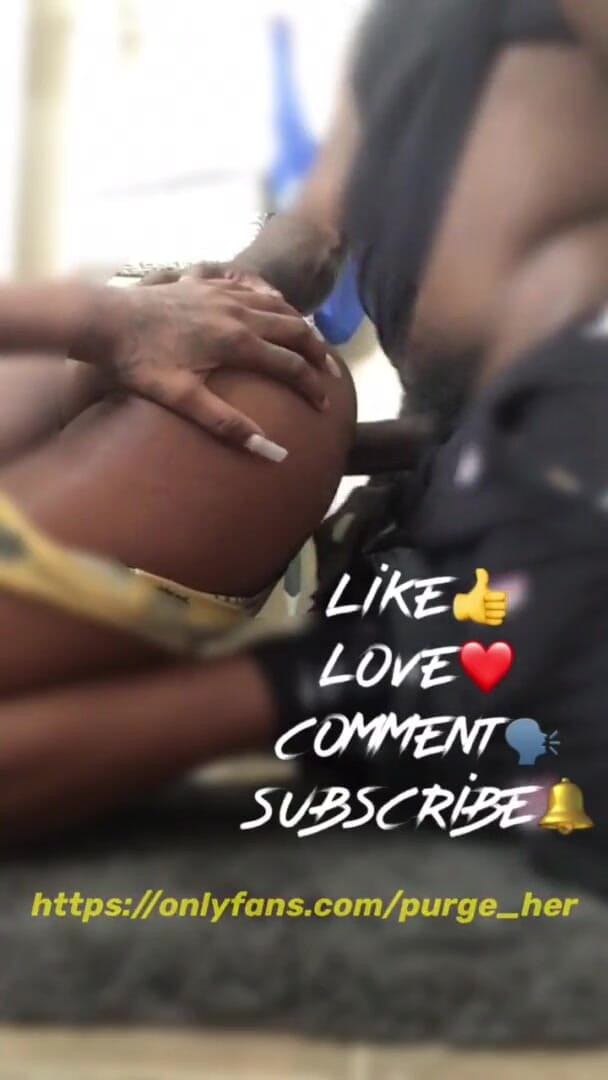 Purge_her: Follando a la hermanastra en el baño