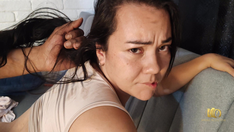 Rioc69: Anita Ferro avec son pyjama sexy séduit son demi-frère pour...