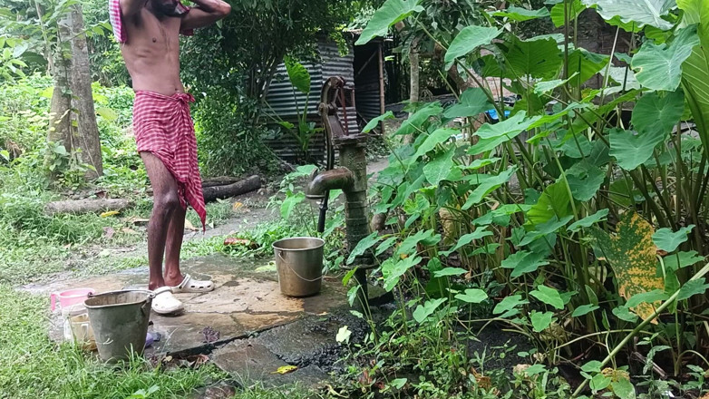Ranjit Roy: Tha naked Indian mature man shower in open place and...