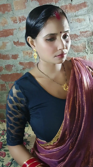 Renudbf: Arkadaşımın ateşli karısını o kadar çok öptüm ki vajinası ıslandı ve sekse evet...