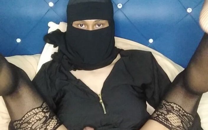 Malaysian Hijab Trans: हिजाब स्टॉकिंग कामुक वीर्य निकालना