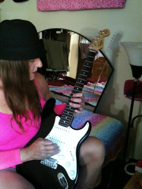 Lizzy Yum vintage and behind the scenes interviews: Lizzy Yum Vintage en achter de schermen 32