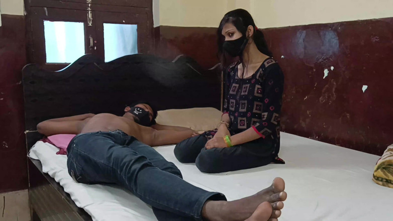 HousewifeGeeta: Vợ gọi cho bạn trai và bắt anh ta đụ vì...