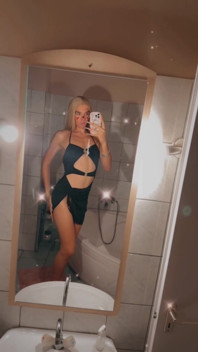 Sexy Femboy Cumming After Fucking Ass in Doggy and Showing off Body