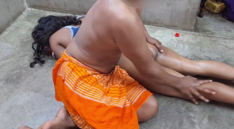 Sumaj: Indian Wife Oil on Ass Doggy Style