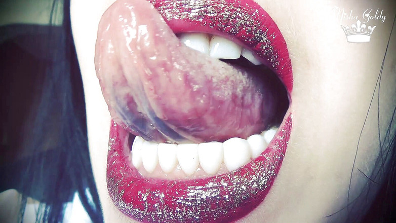 Goddess Misha Goldy: Menyedut betina saya &amp; menyembah bibir saya