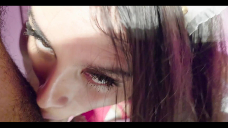 Sammy_corazon: İki küçük deliğime penetrasyon yapıp beni küçük bir sürtük gibi çığlık...