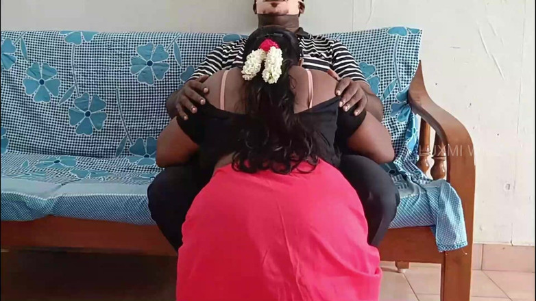 Luxmi Wife: अखबार का लड़का घर की पत्नी को चोदता है