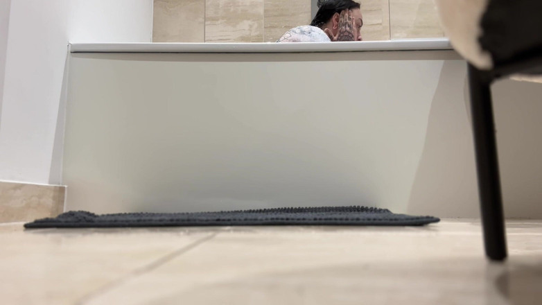 Miss Valentina: Angin ahmar ke atas tuala terpakai saya